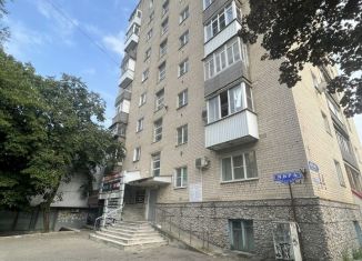 Сдаю в аренду 1-комнатную квартиру, 39 м2, Ставрополь, улица Маршала Жукова, 44