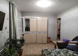 Продается 2-комнатная квартира, 60 м2, село Ленинское, Школьная улица, 8
