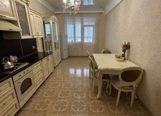 Трехкомнатная квартира в аренду, 110 м2, Дагестан, 2-й проезд Бабаева, 2