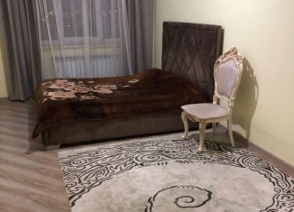 Сдается двухкомнатная квартира, 90 м2, Дагестан, улица Хаджи Булача, 16