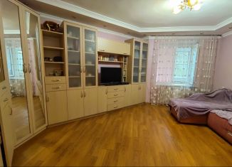 Продается двухкомнатная квартира, 68 м2, Батайск, улица Воровского, 21