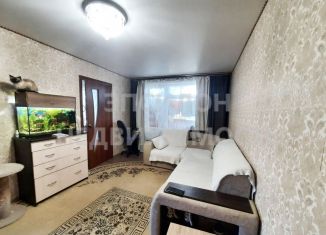 Продажа 4-ком. квартиры, 61 м2, Курск, улица Комарова, 15