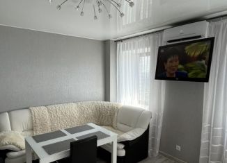 Сдаю 1-ком. квартиру, 45 м2, Тюмень, Харьковская улица, 68