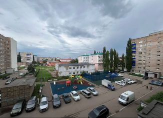 Продам 3-комнатную квартиру, 61 м2, Стерлитамак, улица Богдана Хмельницкого, 44