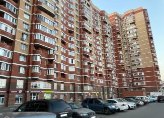 Продажа 2-комнатной квартиры, 56 м2, Москва, Городская улица, 20