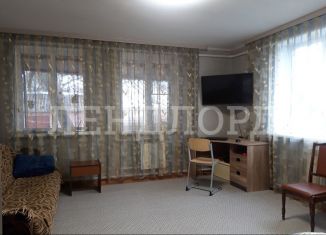 Продается трехкомнатная квартира, 110 м2, станица Заплавская, Виноградная улица, 31