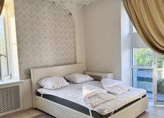 Сдаю 2-комнатную квартиру, 54 м2, Череповец, улица Металлургов, 8