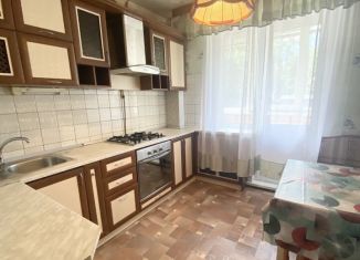 Продам 3-комнатную квартиру, 67 м2, Псков, Звёздная улица, 10