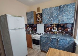 Сдается 2-комнатная квартира, 45 м2, Луга, проспект Кирова, 85