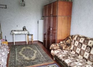 Сдаю в аренду комнату, 18 м2, Клинцы, улица Мира, 103