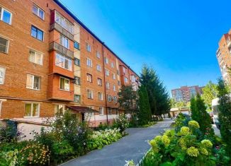 Продам трехкомнатную квартиру, 88 м2, Владикавказ, улица Генерала Дзусова, 22к1