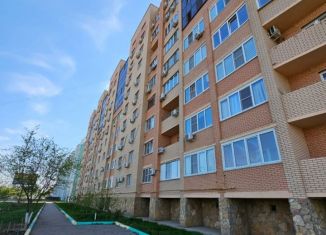 Продается 3-комнатная квартира, 70 м2, Астраханская область, улица Дзержинского, 58к1