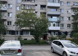 Сдается в аренду 2-ком. квартира, 50 м2, посёлок Молодёжное, Солнечная улица, 5