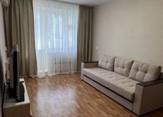 2-комнатная квартира в аренду, 50 м2, Казань, улица Четаева, 10