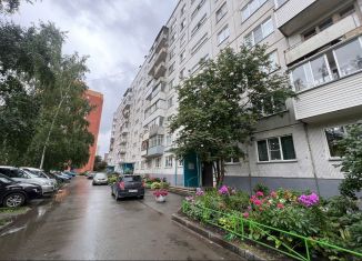 Продается 2-ком. квартира, 45.8 м2, Новосибирск, метро Берёзовая роща, улица Федосеева, 10