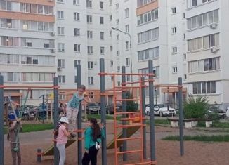 Продается 2-комнатная квартира, 54 м2, Елабуга, улица Хирурга Нечаева, 16А