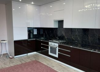 Продам трехкомнатную квартиру, 81.5 м2, Чебаркуль, улица Крылова, 22