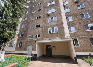 Продажа 3-комнатной квартиры, 67 м2, Оренбург, улица Родимцева, 14/1