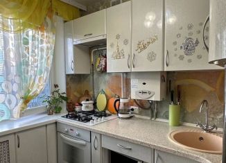 Продаю 2-ком. квартиру, 50 м2, Дзержинск, улица Ситнова, 4