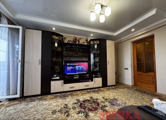 Продается трехкомнатная квартира, 59 м2, Крымск, улица Маршала Жукова, 3