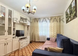 Продажа двухкомнатной квартиры, 46 м2, Майкоп, улица Шовгенова, 2