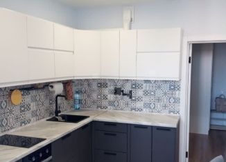 Сдаю в аренду 1-ком. квартиру, 38 м2, Новосибирск, улица Сержанта Коротаева, 9, ЖК Черёмушки