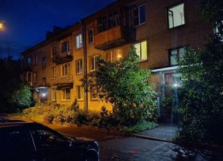 Продаю 1-комнатную квартиру, 31.2 м2, Петергоф, улица Аврова, 13Б