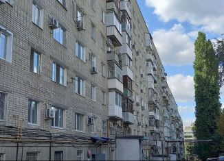 Продам трехкомнатную квартиру, 60 м2, Саратов, проспект Энтузиастов, 57