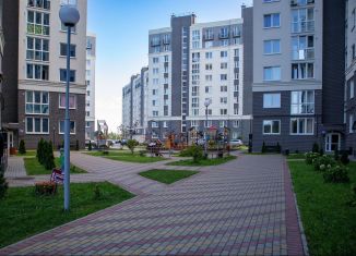 Продам 2-ком. квартиру, 60.7 м2, Калининград