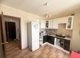 Продаю 1-комнатную квартиру, 37.4 м2, село Мариинский, Лазурная улица, 11