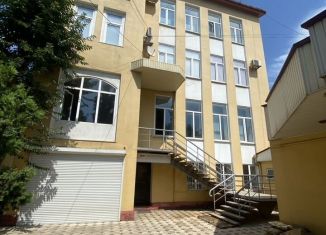 Сдается в аренду офис, 35 м2, Махачкала, улица Магомета Гаджиева, 94, Кировский внутригородской район