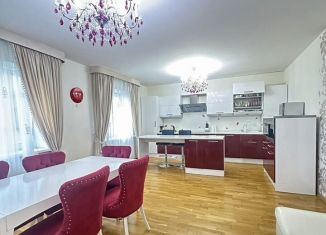 Продажа 4-комнатной квартиры, 200 м2, Боровичи, улица Софьи Перовской, 86А