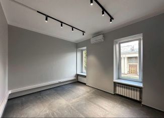 Помещение свободного назначения на продажу, 12.3 м2, Москва, улица Юлиуса Фучика, 6с2, метро Маяковская