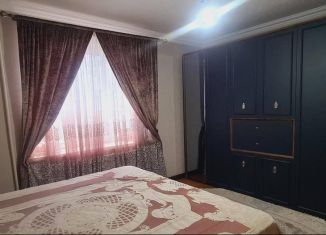 Продаю 3-ком. квартиру, 100 м2, Нальчик, улица Мечникова, 109, район Центр