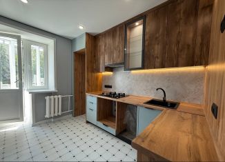 Продаю 2-комнатную квартиру, 47.2 м2, Киров, улица Маклина, 39