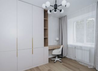 Продажа 3-ком. квартиры, 60 м2, Казань, улица Хусаина Мавлютова, 24