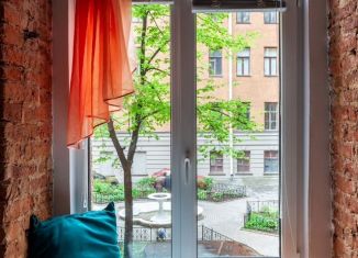 Сдам в аренду квартиру студию, 16 м2, Санкт-Петербург, Моховая улица, 26