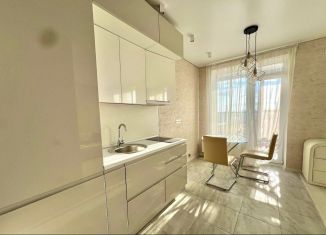 Сдам в аренду 1-ком. квартиру, 45 м2, Казань, улица Короленко, 28Б