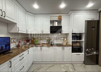 Продается 2-ком. квартира, 69 м2, Воронеж, улица 121-й Стрелковой Дивизии, 11/2