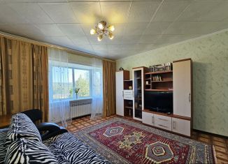 Двухкомнатная квартира на продажу, 57 м2, Магадан, Береговая улица, 10, микрорайон Снежный