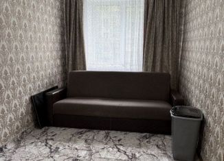 Продается 4-ком. квартира, 60 м2, Боровичи, Московская улица, 32