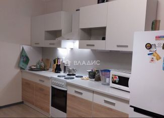 Продается трехкомнатная квартира, 75 м2, Тобольск, 15-й микрорайон, 11