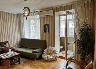Сдается 2-ком. квартира, 35 м2, Ростов-на-Дону, улица Обороны, 50