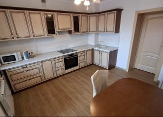 Сдается в аренду двухкомнатная квартира, 80 м2, Уфа, улица Гоголя, 74