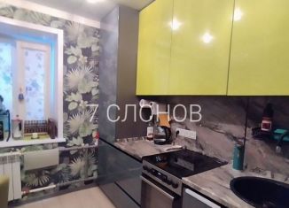 Продаю двухкомнатную квартиру, 48 м2, Ачинск, 8-й микрорайон, 19