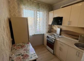 Сдача в аренду 2-ком. квартиры, 48 м2, Старый Оскол, микрорайон Рудничный, 6