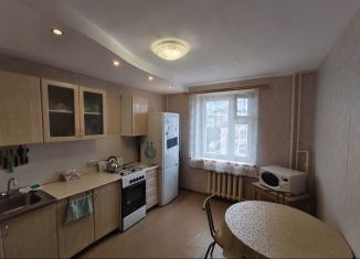 Сдается в аренду 1-комнатная квартира, 40 м2, Сыктывкар, Покровский бульвар, 10, район Орбита