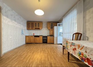 Сдается в аренду 2-комнатная квартира, 86 м2, Уфа, улица Рабкоров, 4/1