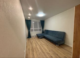 Сдам в аренду однокомнатную квартиру, 37 м2, Республика Башкортостан, улица Ивана Спатара, 18