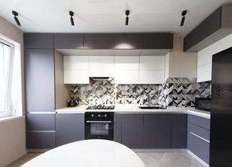 Продается 3-ком. квартира, 63.1 м2, Брянск, улица Романа Брянского, 12